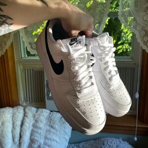 Nike Air Force 1s '07